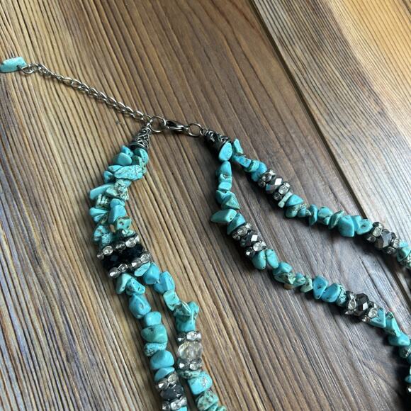 Faux Turquoise Howlite Chip 17” Lot Of 2 Two Strand & One Strand Necklaces - Picture 3 of 8